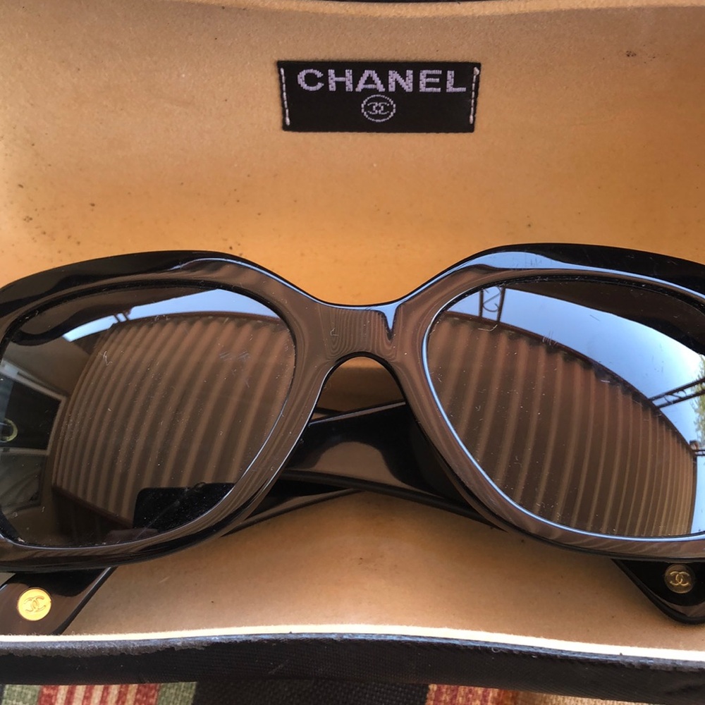 Chanel glasses scratched lens authentic see description